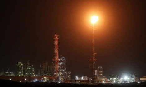 Droni su raffineria in Kuwait, Israele attacca ancora Teheran e il Libano