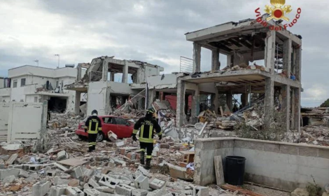 Esplosione a Piana del Sole: coinvolte almeno 3 palazzine, 2 feriti gravi