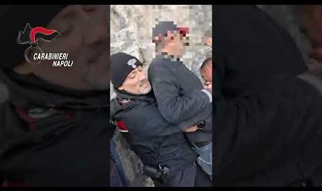 Minaccia di lanciarsi in burrone, 48enne salvato dai carabinieri