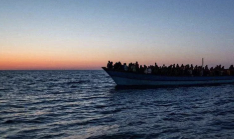 Migranti, 19 morti al largo di Lampedusa per ipotermia: cinque gravi tra cui un bambino
