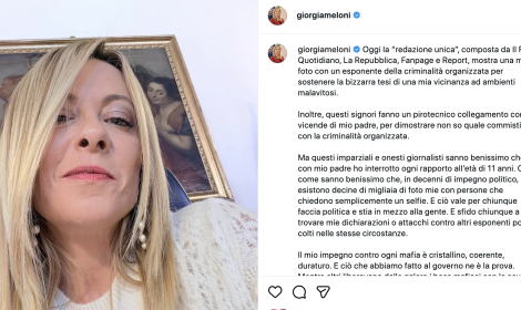 Selfie con uomo dei Senese, &egrave; scontro