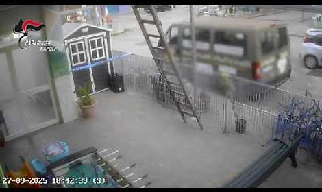 Stesa dei clan di Scampia per la droga del Parco Verde, tre arresti