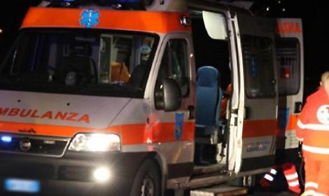 Coltellata alla gamba, 17enne in ospedale