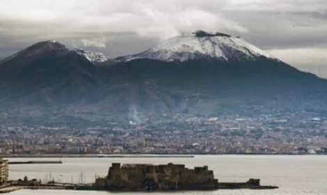 Neve sul Vesuvio e temperature in forte calo