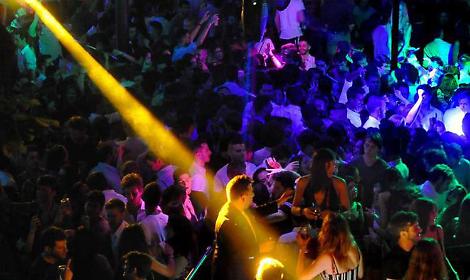 Controlli nei locali notturni: 650 in discoteca ma il limite era 300