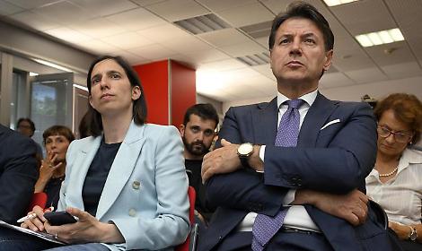 Avanza il “fronte riformista”: Schlein e Conte  alle corde