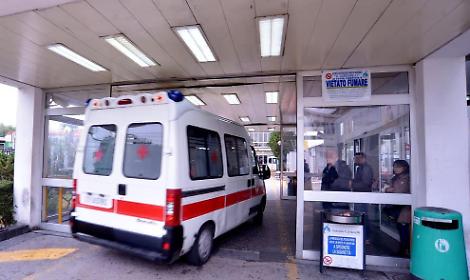 Precipita dal tetto di un capannone, morto operaio