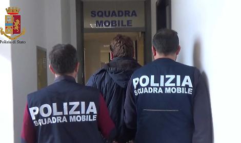 Minacce e stese per controllare lo spaccio, 11 arresti