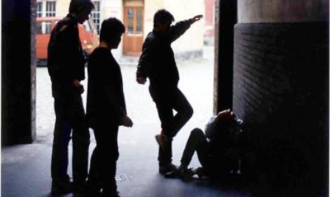 Tra musica e divisa la speranza dei giovani