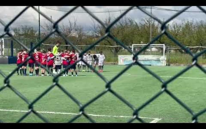 Domenica di silenzio  sui campi di calcio di Napoli: lutto per Diego De Vivo