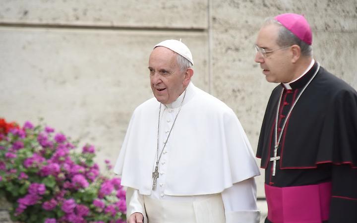 Don Ivan Licinio: "Stiamo pregando per il Santo Padre in ogni celebrazione"