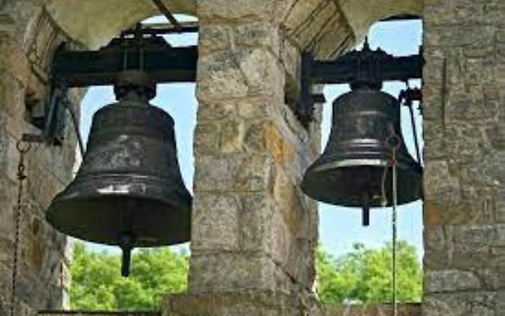 Campane a morto nel quartiere di Fuorigrotta