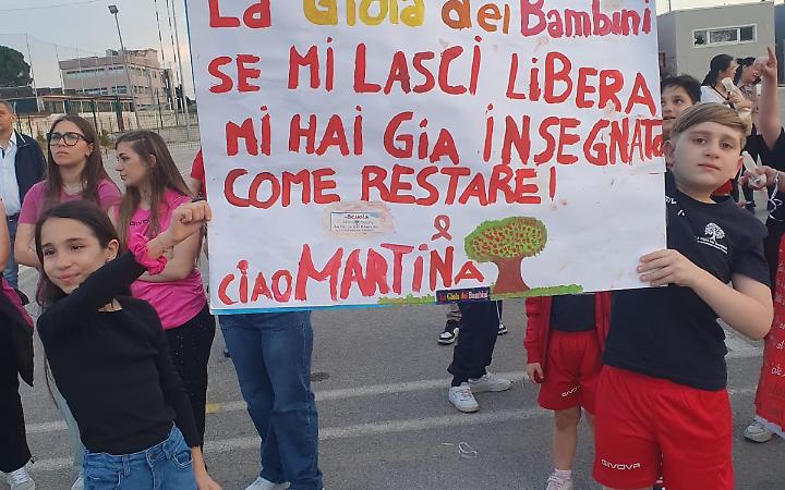 Fiaccolata per Martina: Afragola unita contro la violenza