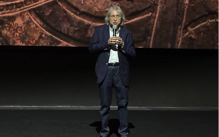 Al cinema con Vanzina: danno alla proiezione e lui si arrabbia