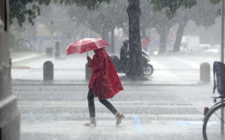 Fulmini e temporali, nuova allerta meteo