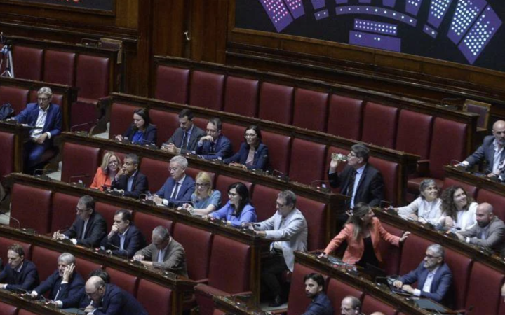 Giustizia, via libera della Camera alla riforma con 243 sì e 109 no. Tensione in Aula e seduta sospesa