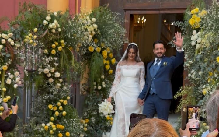 La gioia di Maria Cristina e Antonio inonda il Golfo di Napoli