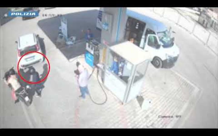 Undici rapine di cui cinque in un solo giorno, due arresti