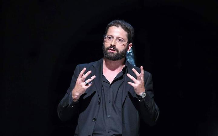 Il Pozzo e il Pendolo con “Febbre per il commissario Ricciardi”