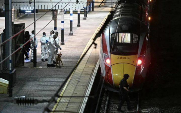 Accoltellamento sul treno, 10 feriti a Huntingdon: nove sono gravi