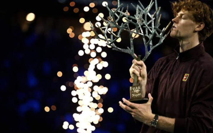 Sinner trionfa a Parigi e torna numero 1 del mondo