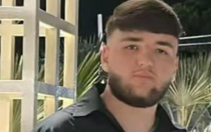 Diciottenne ucciso: s'indaga su amicizie e ultime ore di vita. Il padre: «Non era lui l'obiettivo»