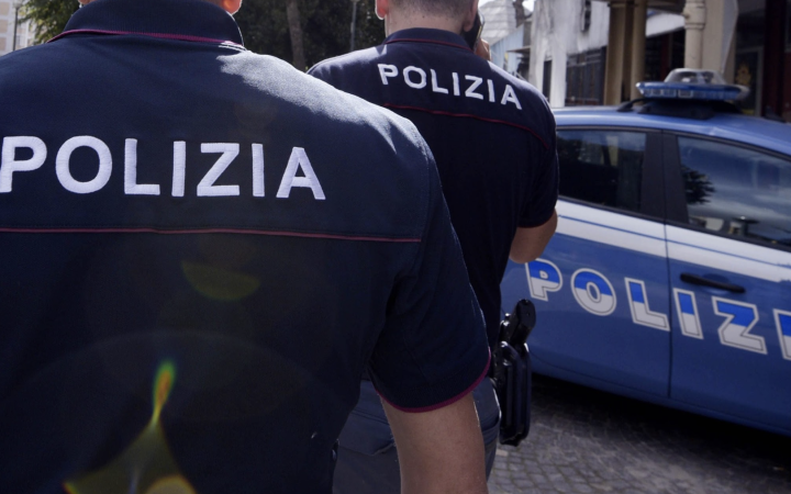 Sparatoria all'esterno di un locale, 16enne ferito alle gambe