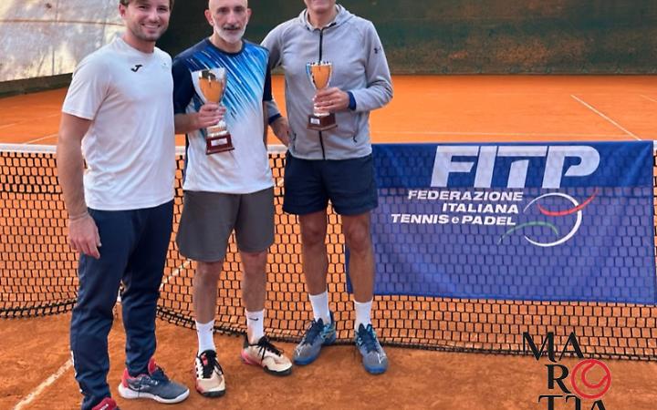 Master “Super Old Style” 2025: il tennis senza età esalta i veterani all’Exclusive del Dubai Village