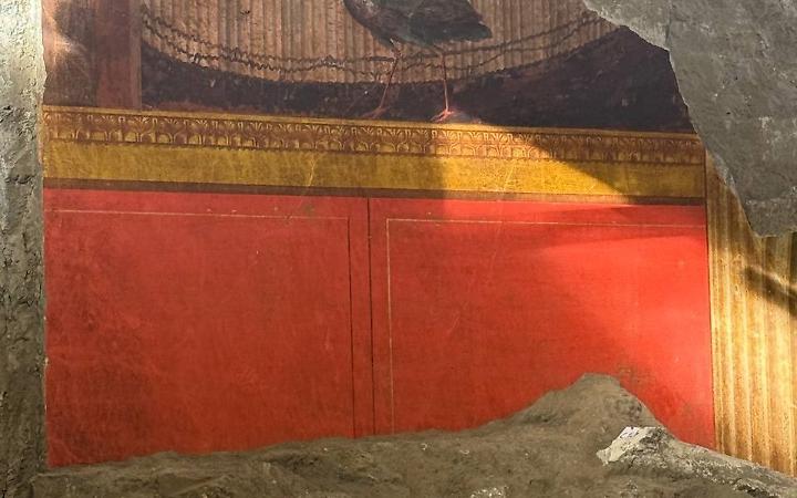 Oplontis, nuovi scorci di affreschi dal cantiere di scavo della Villa di Poppea