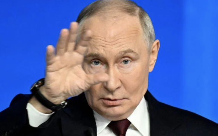 Putin incontra la stampa: &laquo;Ucraina si rifiuta di porre fine a guerra con mezzi pacifici&raquo;