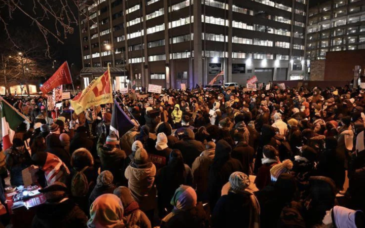 Tensione a Minneapolis, 37enne ucciso da agente federale. Testimone: &laquo;Pretti era disarmato&raquo;