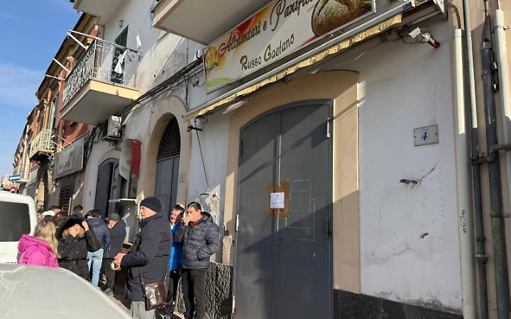 Ucciso a coltellate, ha difeso la figlia durante una lite