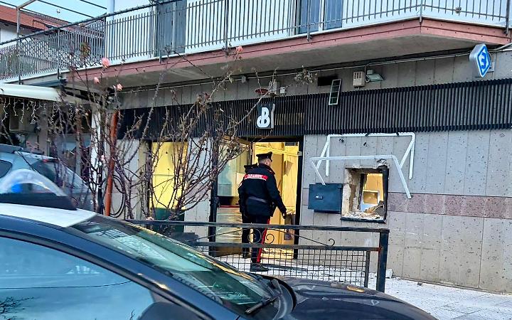 Banche nel mirino, assaltato un altro bancomat