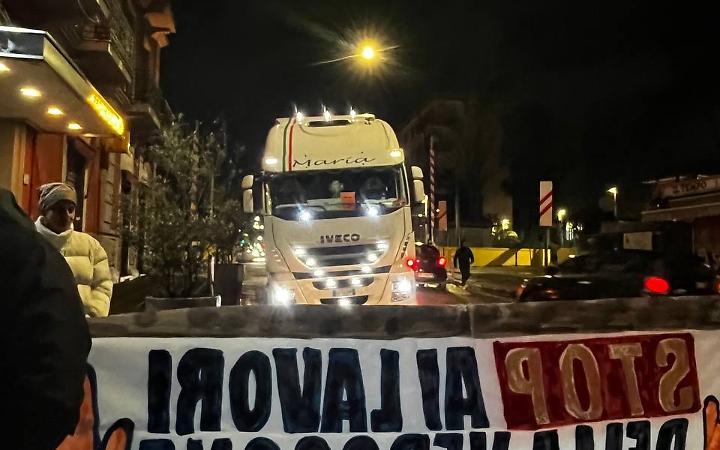 Bagnoli, nuova protesta contro Americas Cup