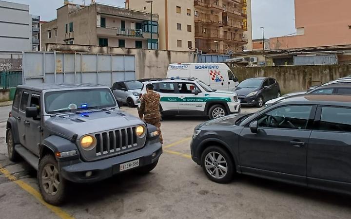 Terra dei Fuochi, sequestrati 3 veicoli e 11 aziende