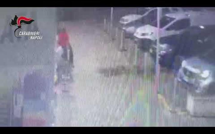 Tenta di rapire bimbo in supermercato, arrestato