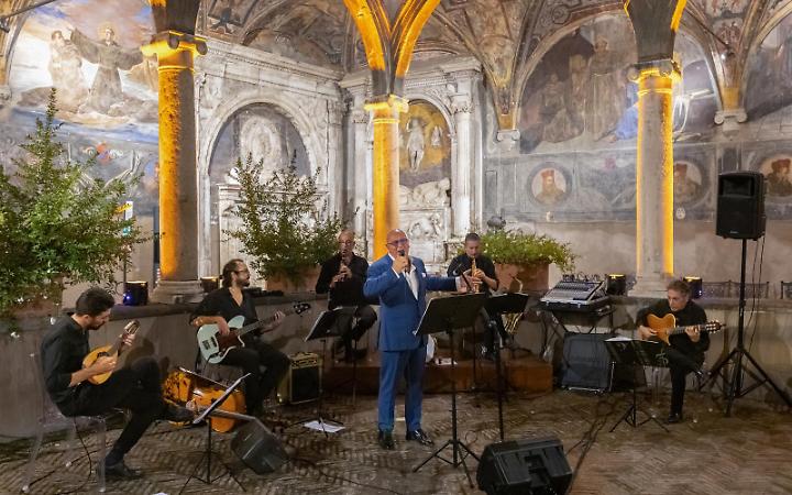 Gennaro Pisapia & Gruppo Smeraldo in concerto a Santa Maria La Nova