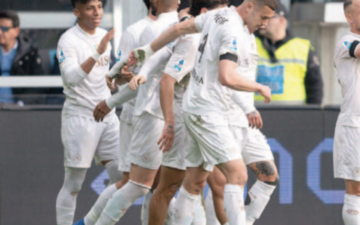 Manna protesta: &laquo;Vergogna, ora basta&raquo;