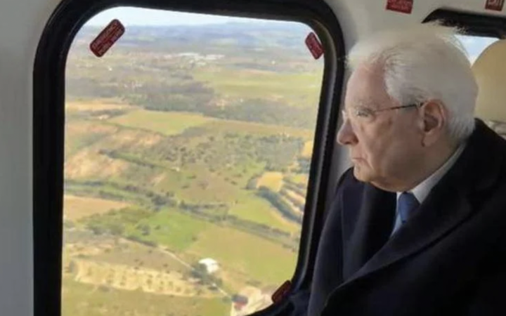 Mattarella a sorpresa sorvola Niscemi