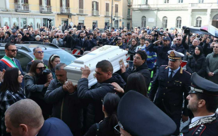 Oggi l'addio a Domenico, attesa la premier Meloni