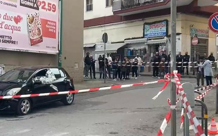 Agguato in strada a Marano, ucciso come un boss