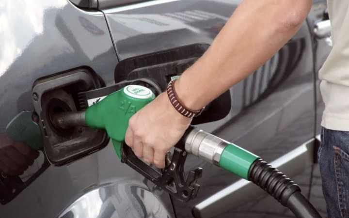 Carburante, pressing su governo per taglio immediato accise ma serve dl in Cdm