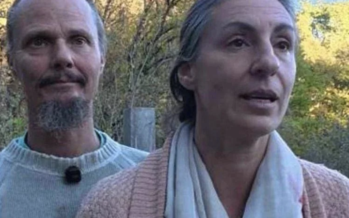 Famiglia nel bosco, arrivati gli ispettori. Il perito: &laquo;Non ci sono pi&ugrave; motivi per mantenere separati i bambini dai loro genitori&raquo;