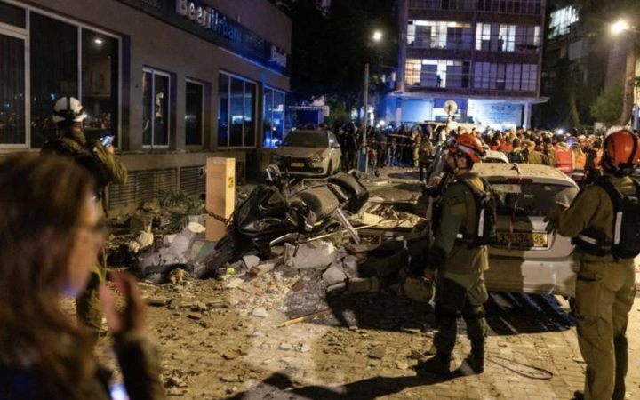 Missili dell'Iran su Tel Aviv, Israele attacca Beirut. Raid Usa su Hormuz