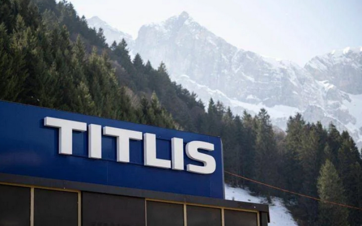 Cabinovia precipita per il vento, un morto