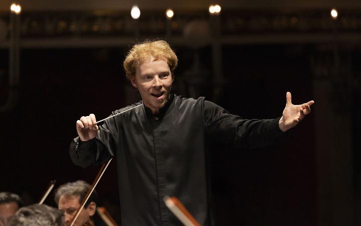 Dmitry Matvienko torna al Teatro San Carlo