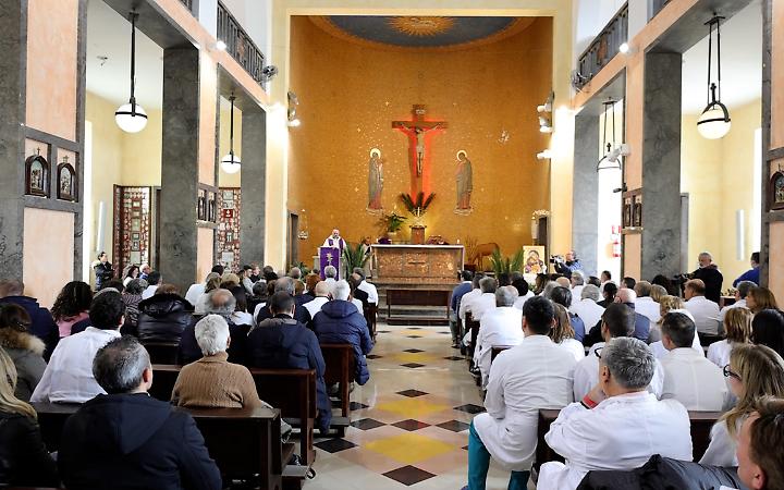 Al Monaldi un ulivo in ricordo del piccolo Domenico, assente la famiglia