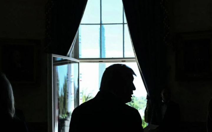 Iran, Trump: &laquo;Intera civilt&agrave; forse morir&agrave; stanotte&raquo;. Esplosioni sull'isola di Kharg. Pasdaran: &laquo;Bloccheremo petrolio e gas per anni&raquo;