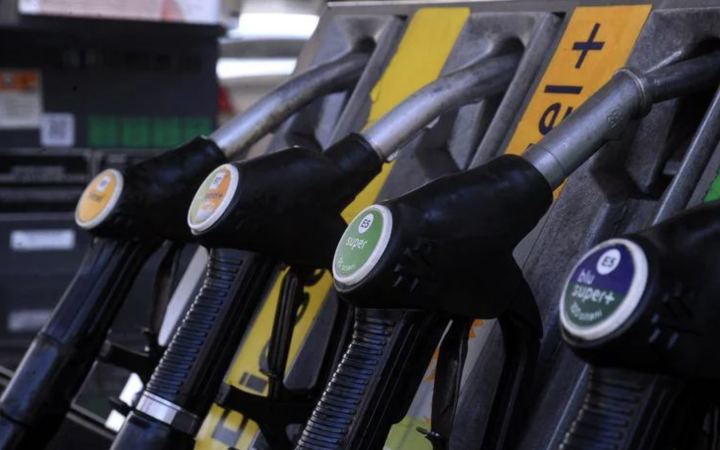Caro carburanti non si ferma, media gasolio sopra picco del 19 marzo: prezzi benzina e diesel