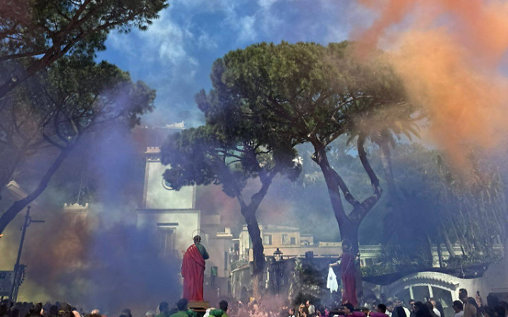 Feriti dai fuochi d'artificio a Ischia, due denunciati